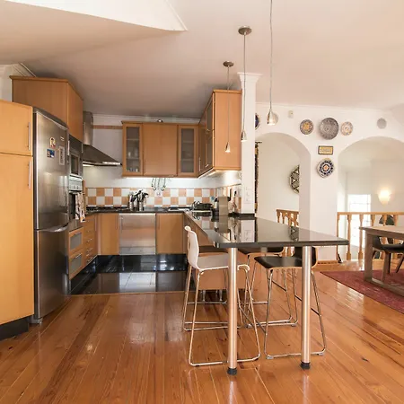 Grand Parliment Duplex By Homing